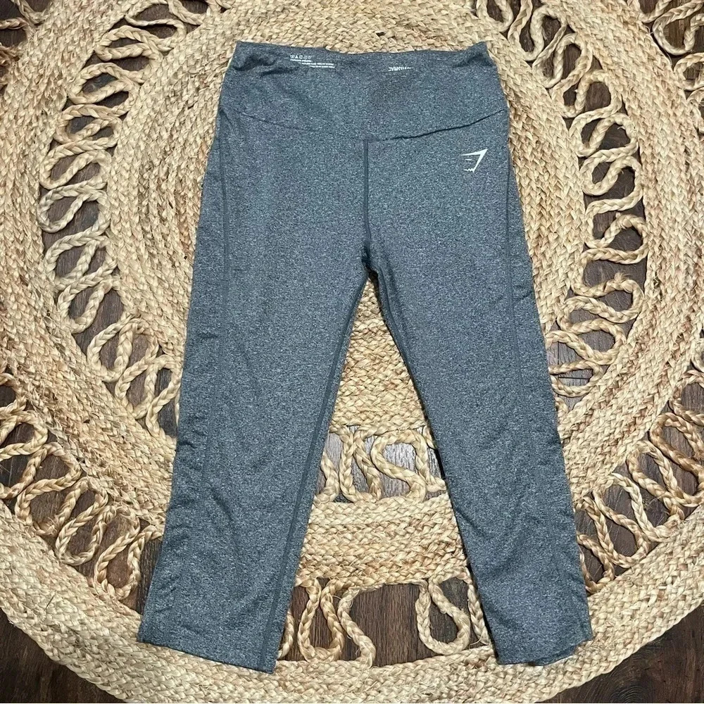 Gymshark Gray Dry Leggings Women's size Lg Side Pockets